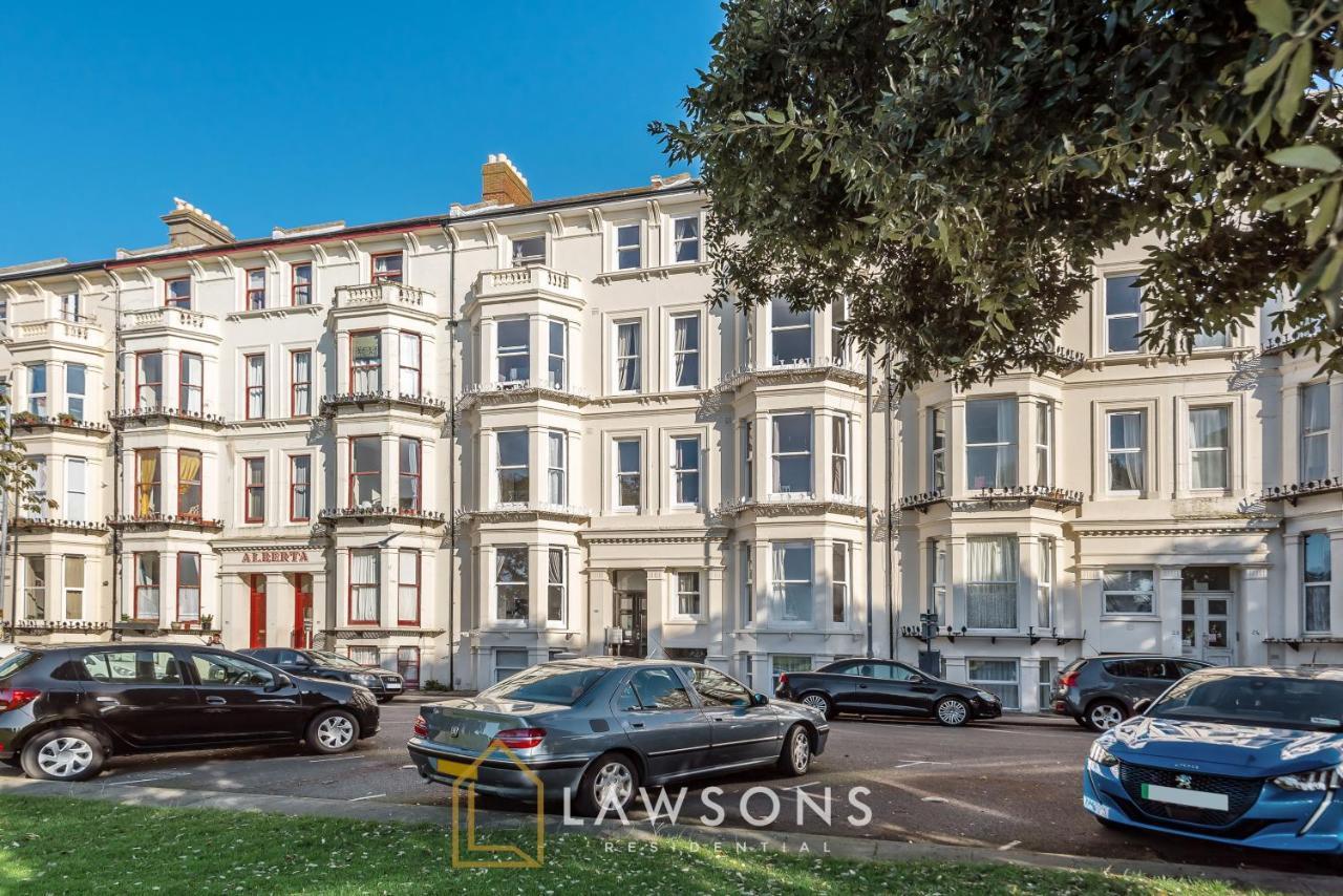 Executive Living By Lawsons 3 Bed, 3 Bath *