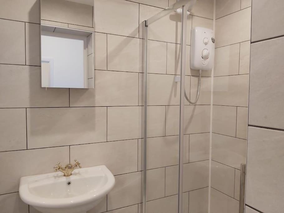 Flat 7 - Newly Renovated