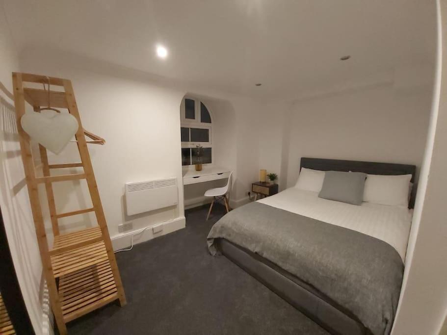 The Cozy Landport Loft *