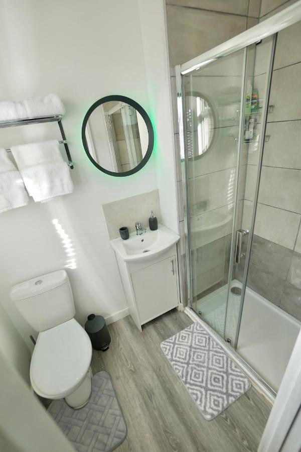 Luxury 2 Bedroom Southsea - Free Parking Apartment *