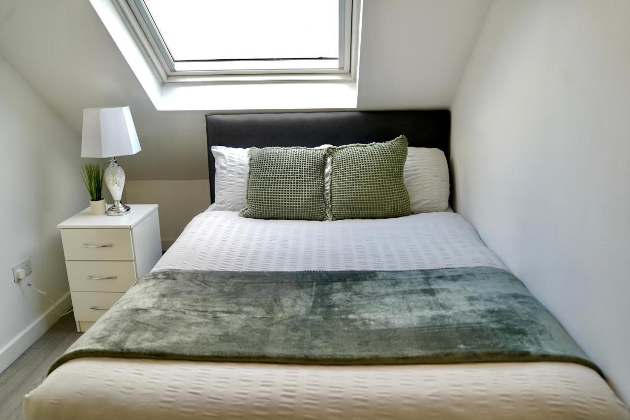 Luxury 2 Bedroom Southsea - Free Parking Apartment *
