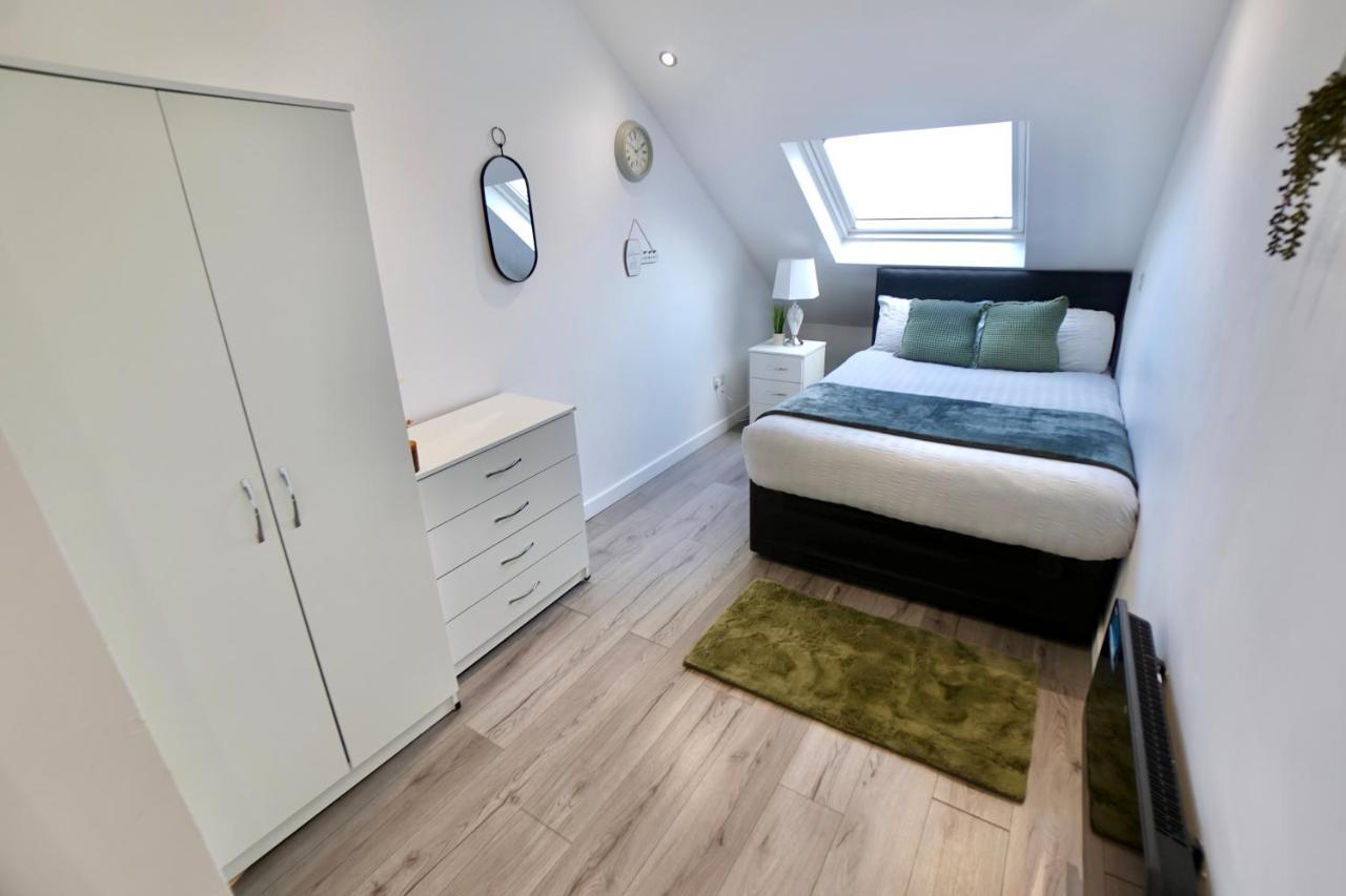 Luxury 2 Bedroom Southsea - Free Parking Apartment Portsmouth