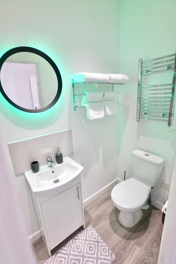 Luxury 2 Bedroom Southsea - Free Parking Portsmouth