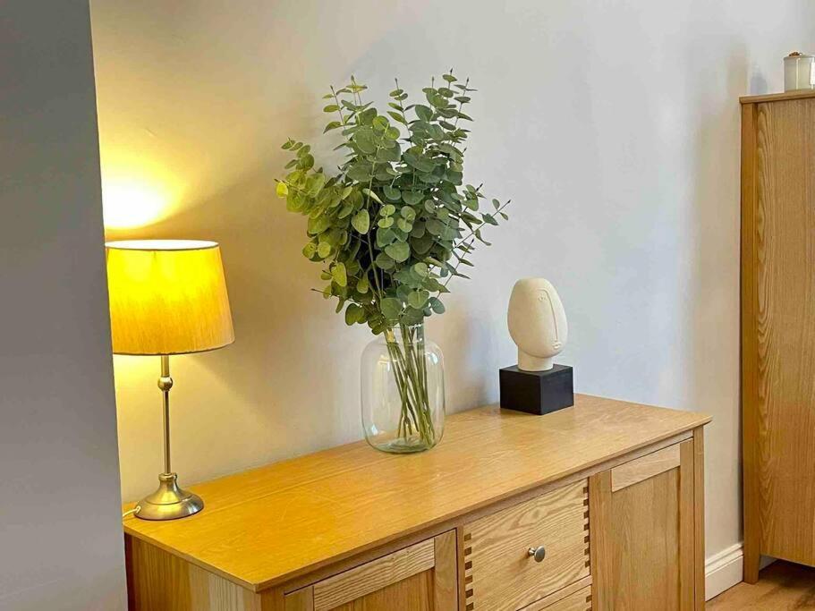 Urban Haven Apartment *