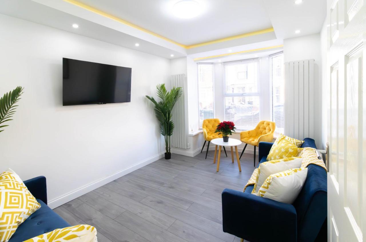 Open Mind Property - 6 Luxury Bedrooms With Free Parking *