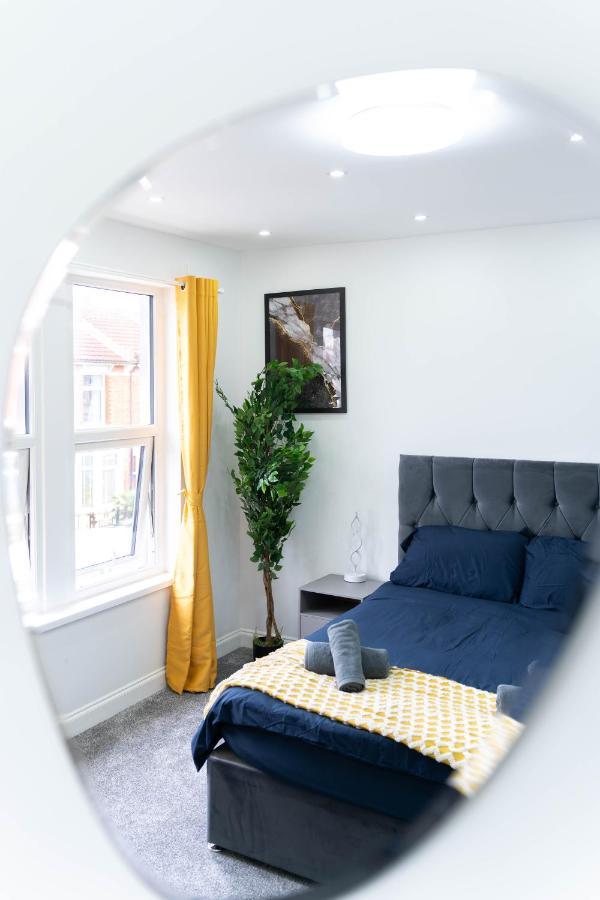 Open Mind Property - 6 Luxury Bedrooms With Free Parking Holiday home Portsmouth