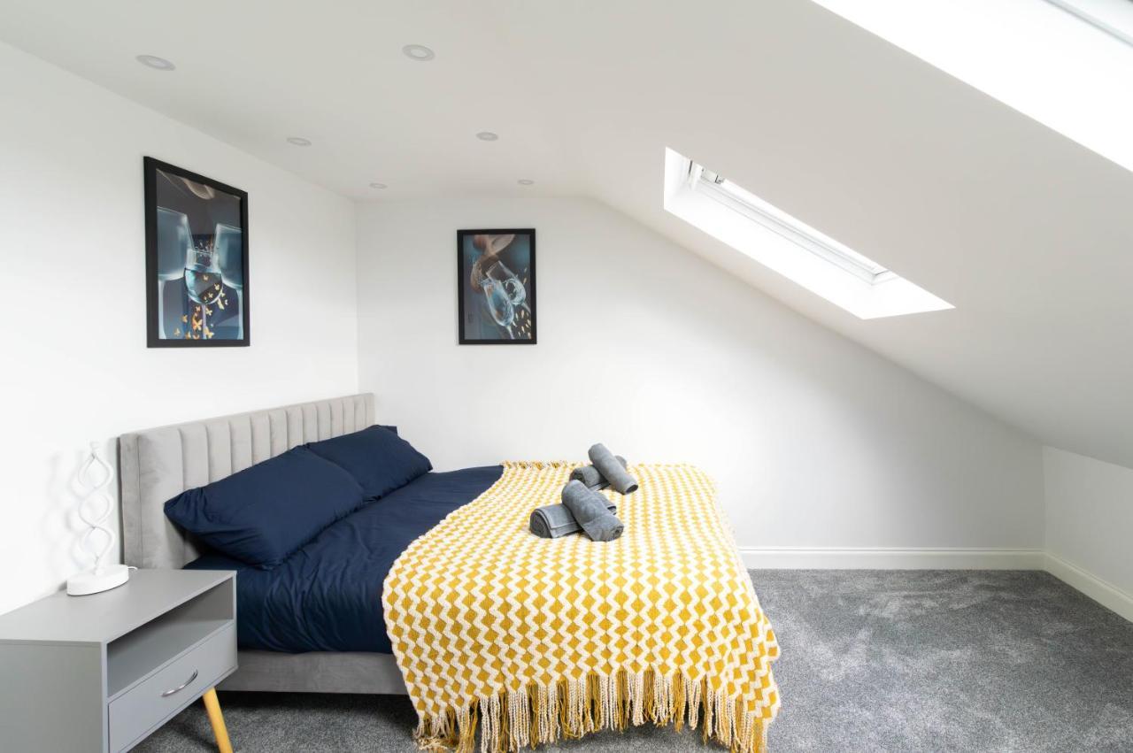 Open Mind Property - 6 Luxury Bedrooms With Free Parking *