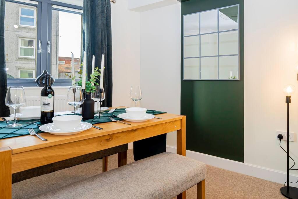 Apartment Coastal Comfort Getaway *