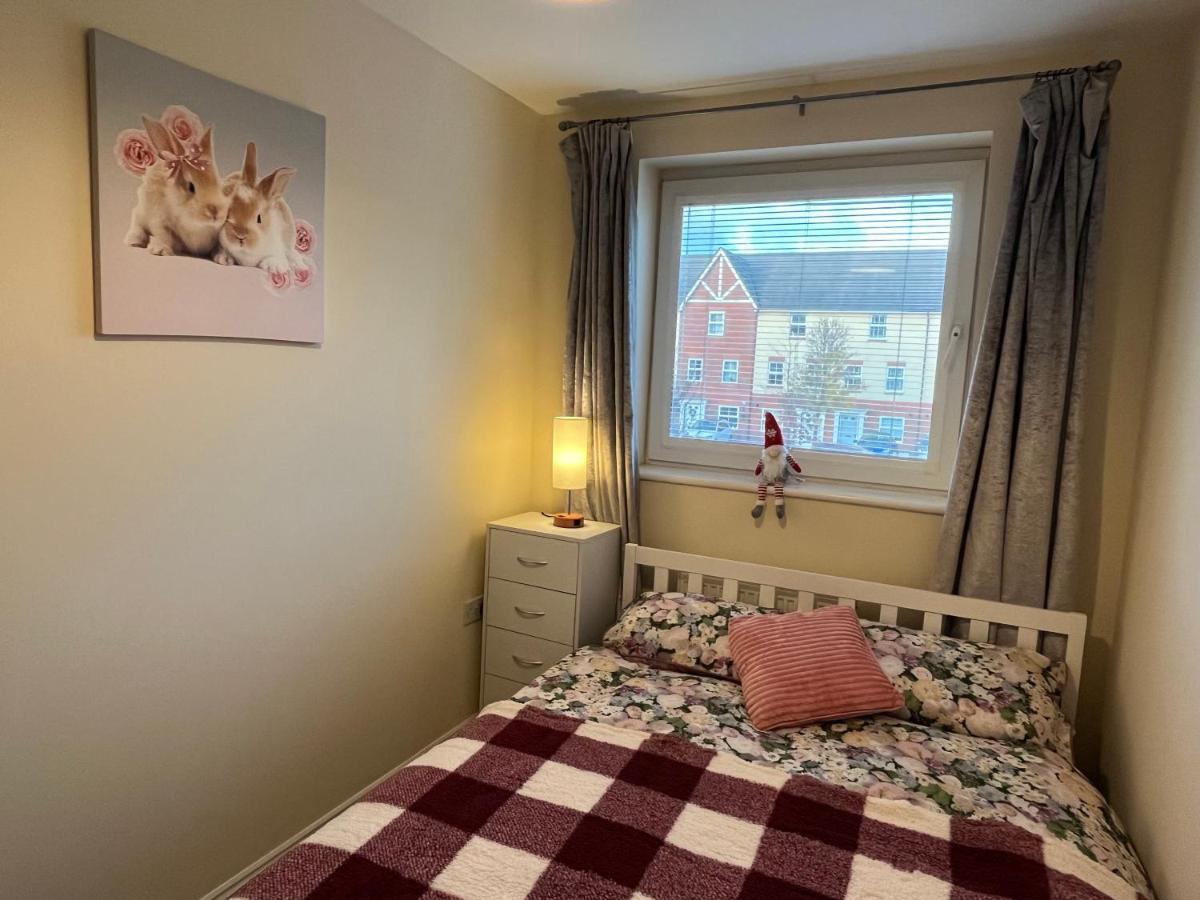 Cosy Two Bedrooms Flat Suitable For A Short Trip Apartment