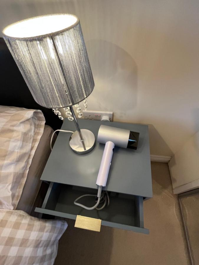 Cosy Two Bedrooms Flat Suitable For A Short Trip Apartment *