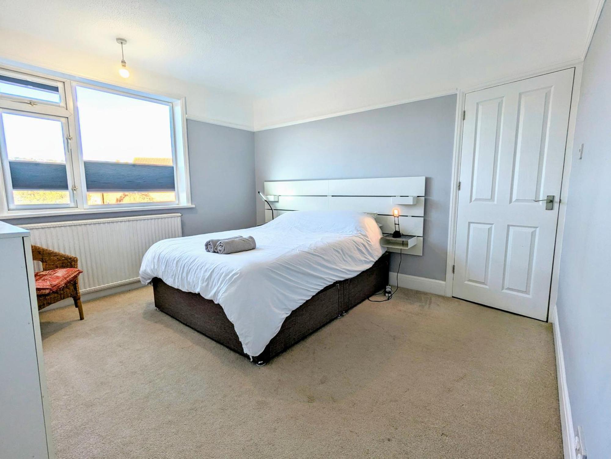 Bright Haven: 4-bed With Garden, Spa & Parking Portsmouth