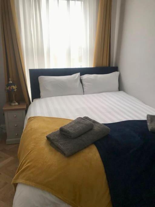 Newly Refurbished 1 Bed Flat Southsea Apartment *