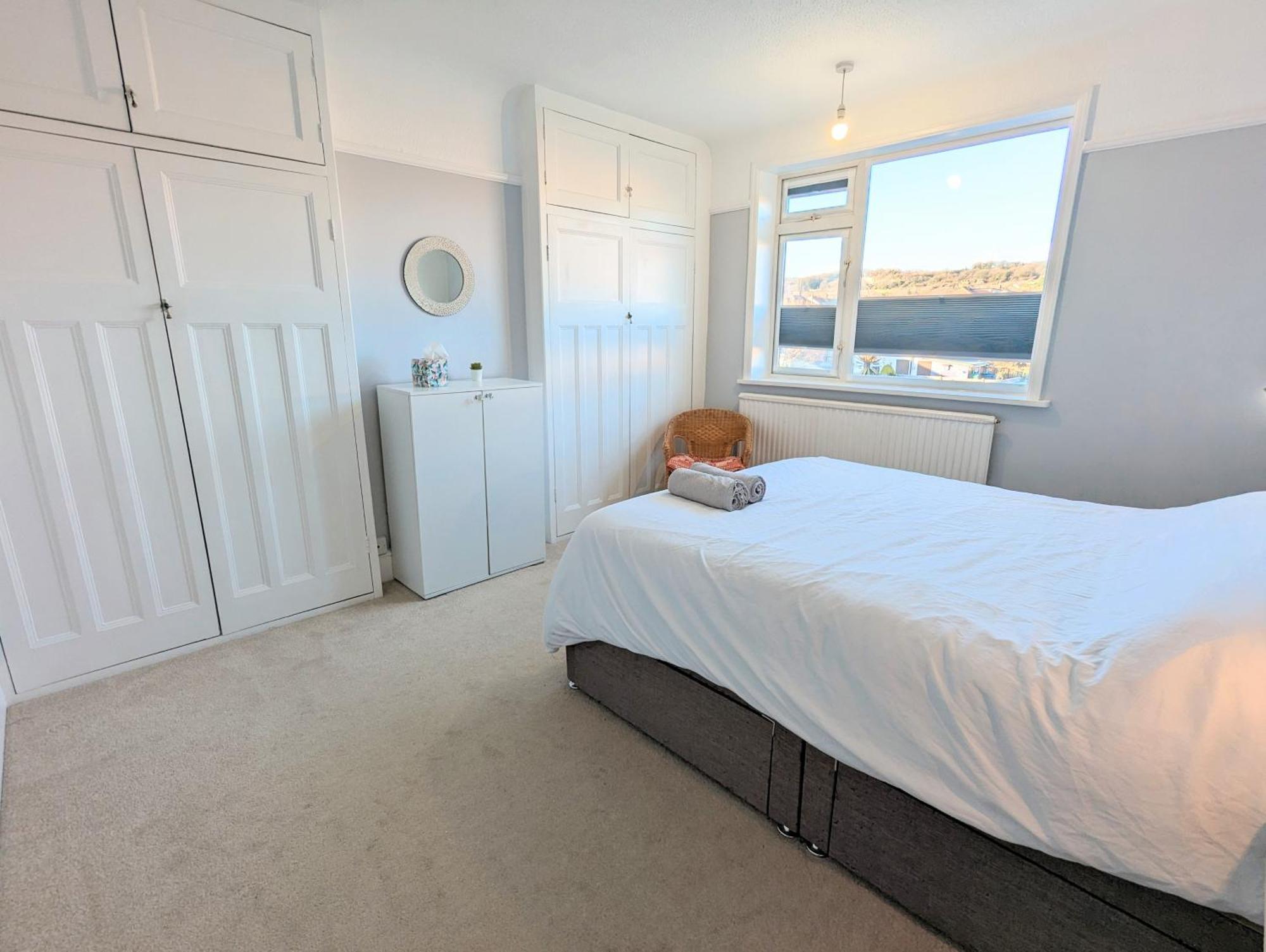 Bright Haven: 4-bed With Garden, Spa & Parking Portsmouth
