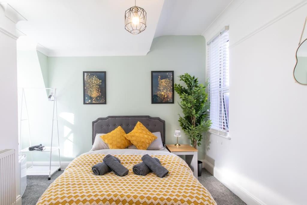 Open Mind Leisure - Ensuite In Southsea Apartment