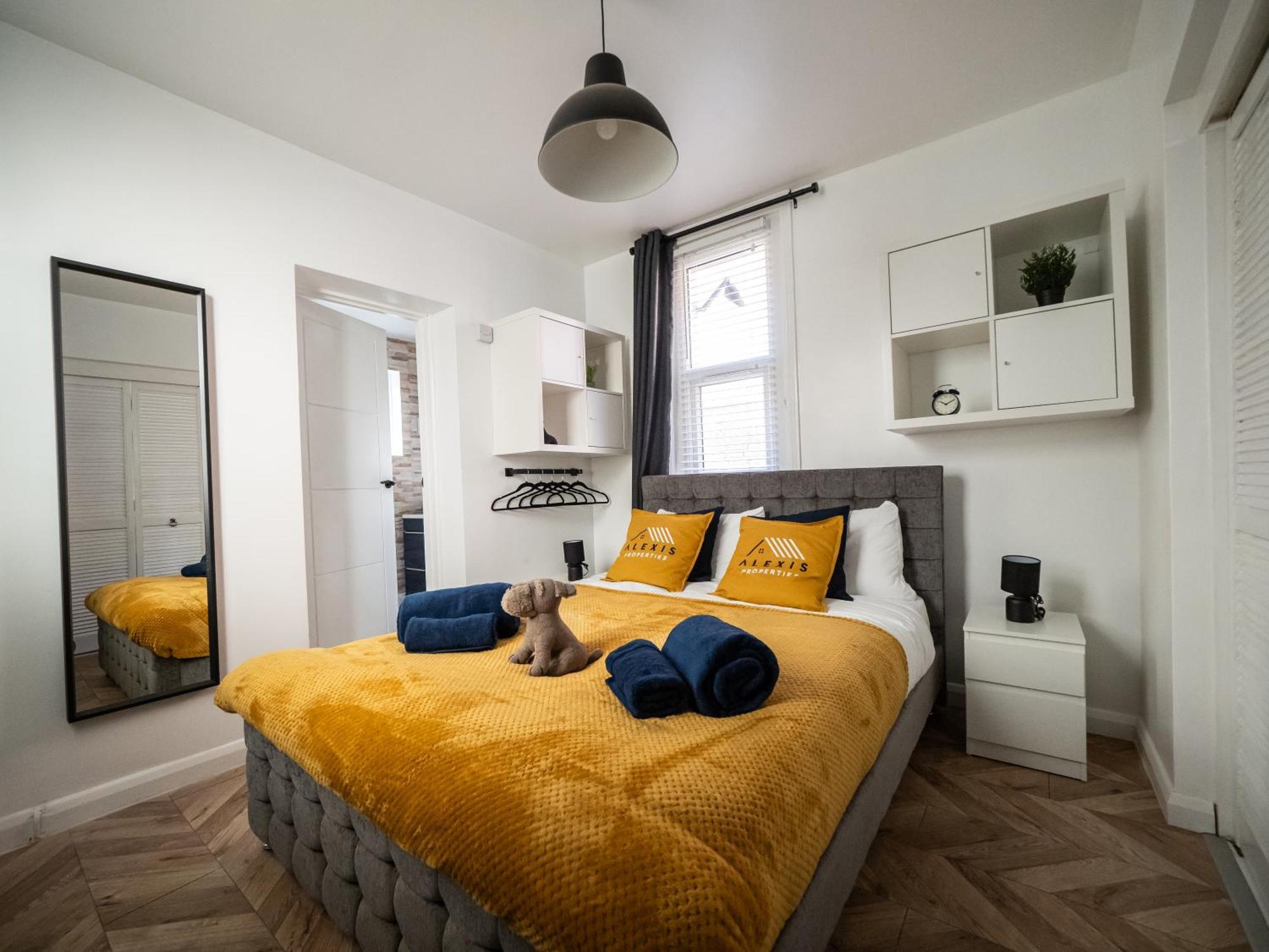 Apartment Seaside Retreat: Luxury 1-bed, Free Parking Portsmouth