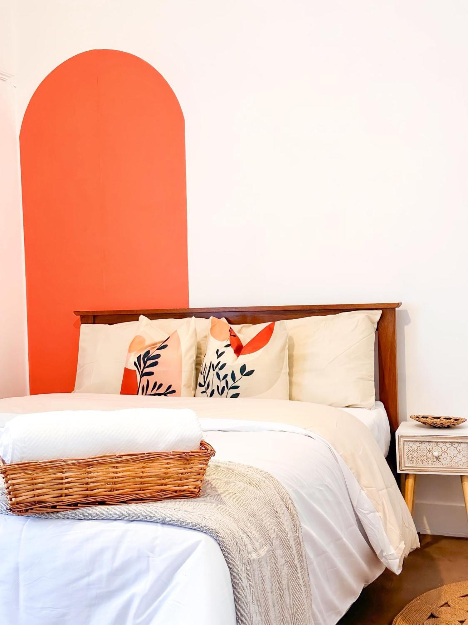 Boho Vibe Centrally Located In City Homestay *