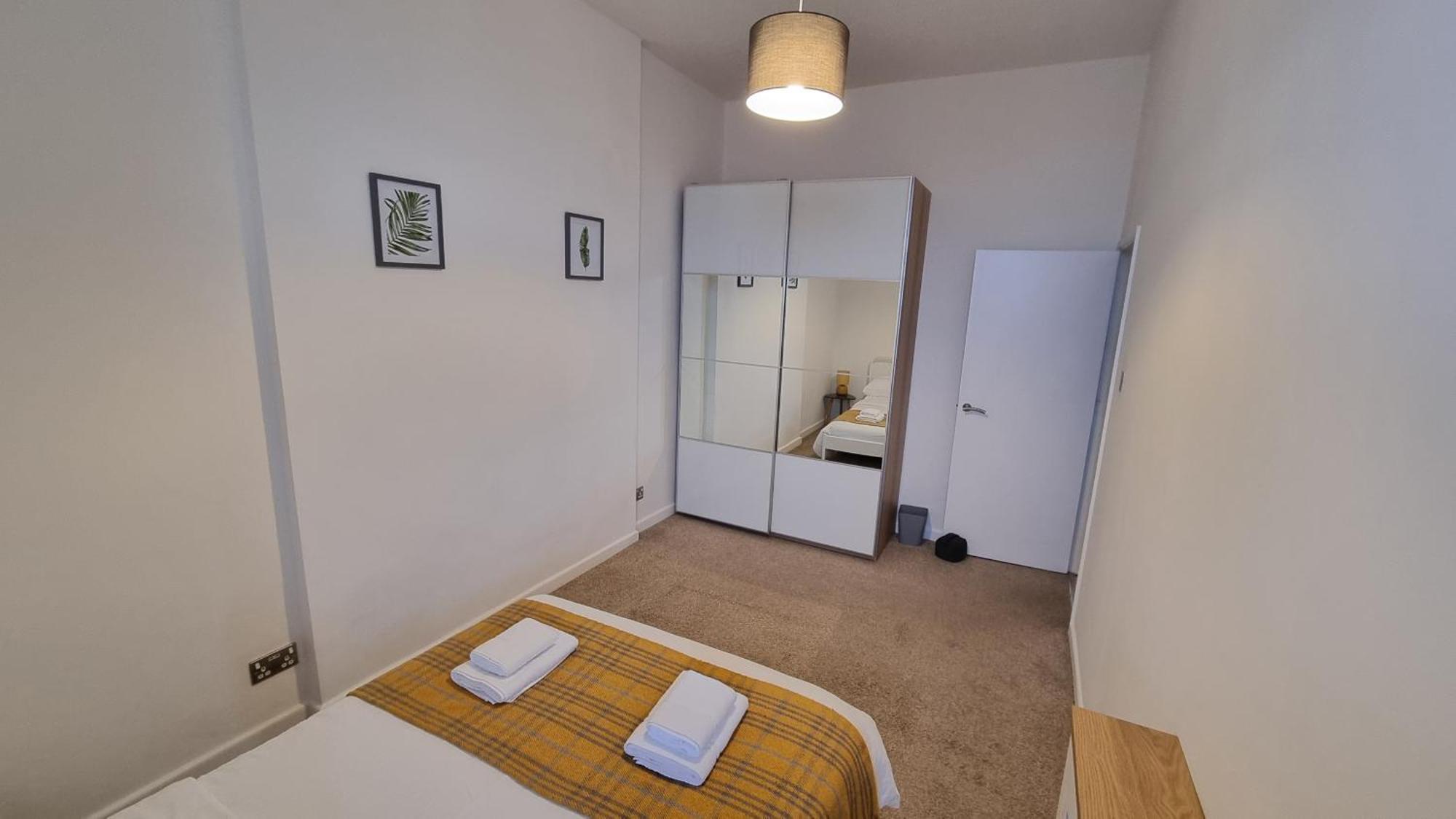 Apartment Southsea Escape - Coastal - 2 Double Bedrooms *