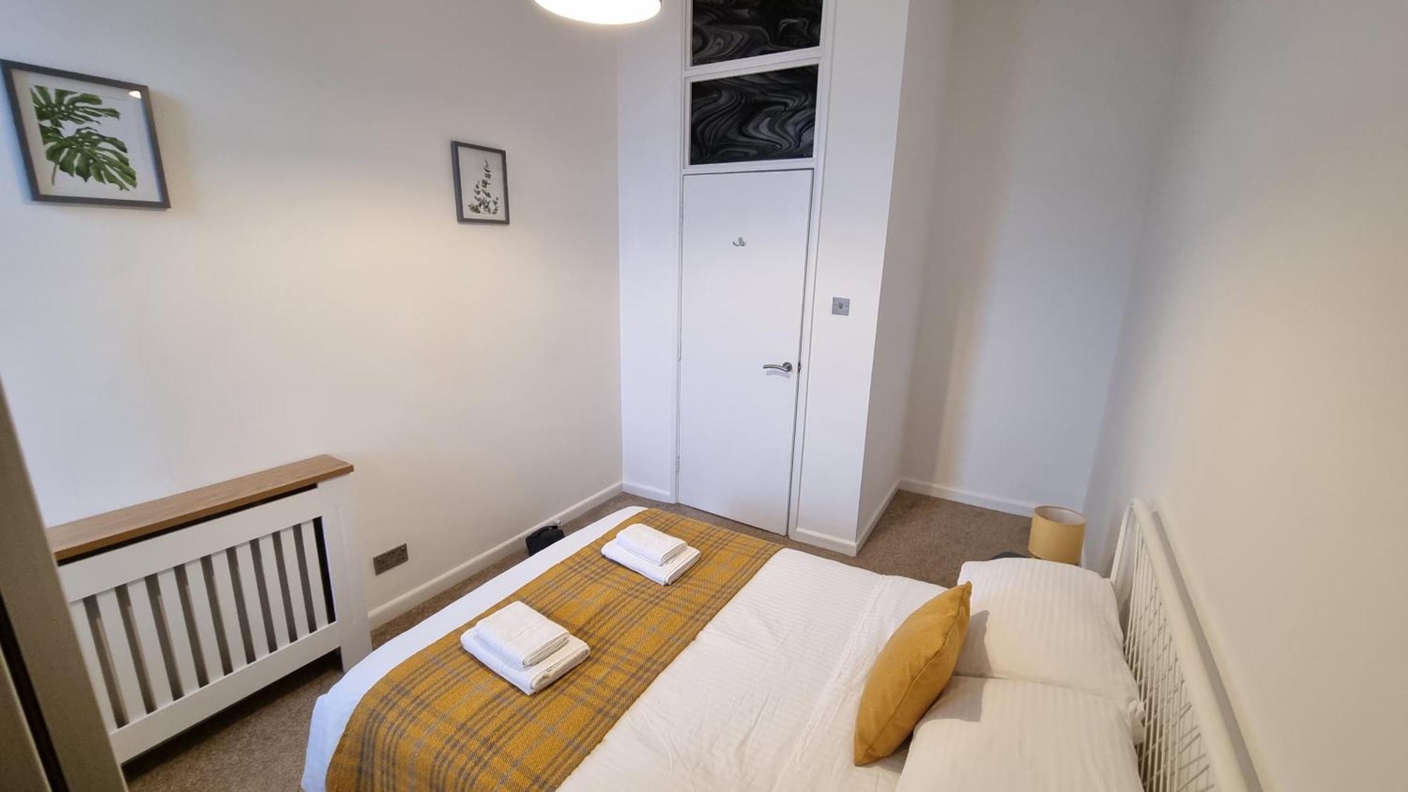 Southsea Escape - Coastal - 2 Double Bedrooms Apartment *