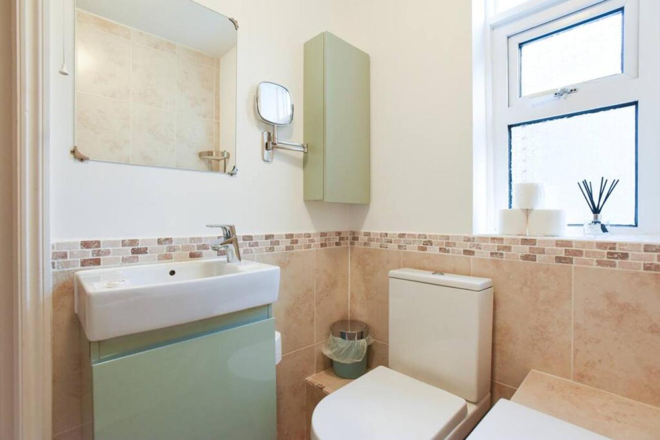 Air Maison - Stylish 2 Bedroom - Short Walk To Southsea *