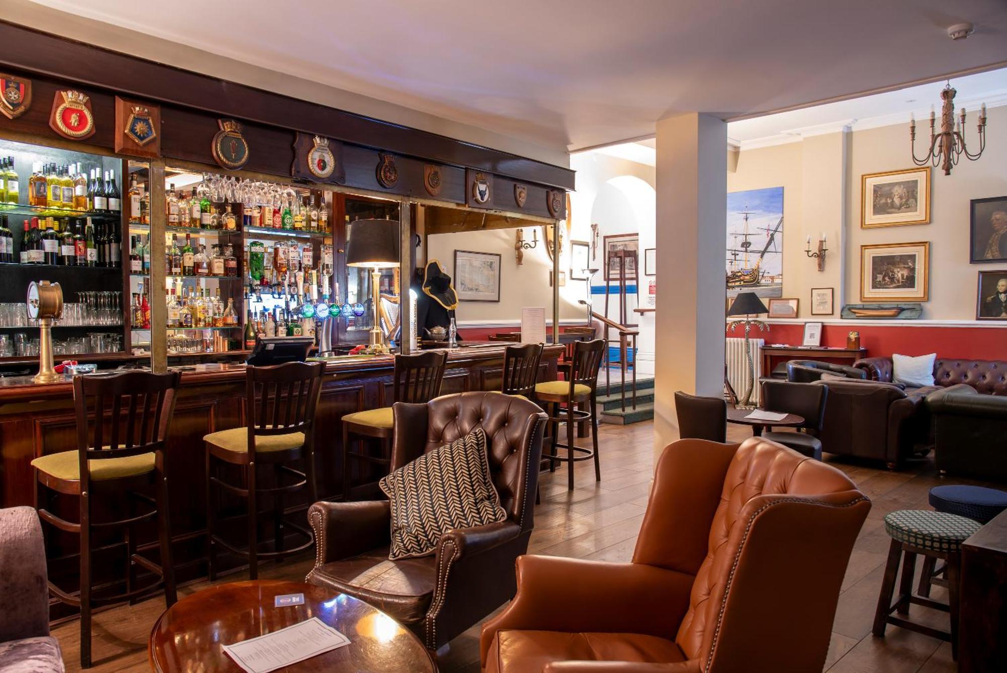 Keppels Head Hotel 3*