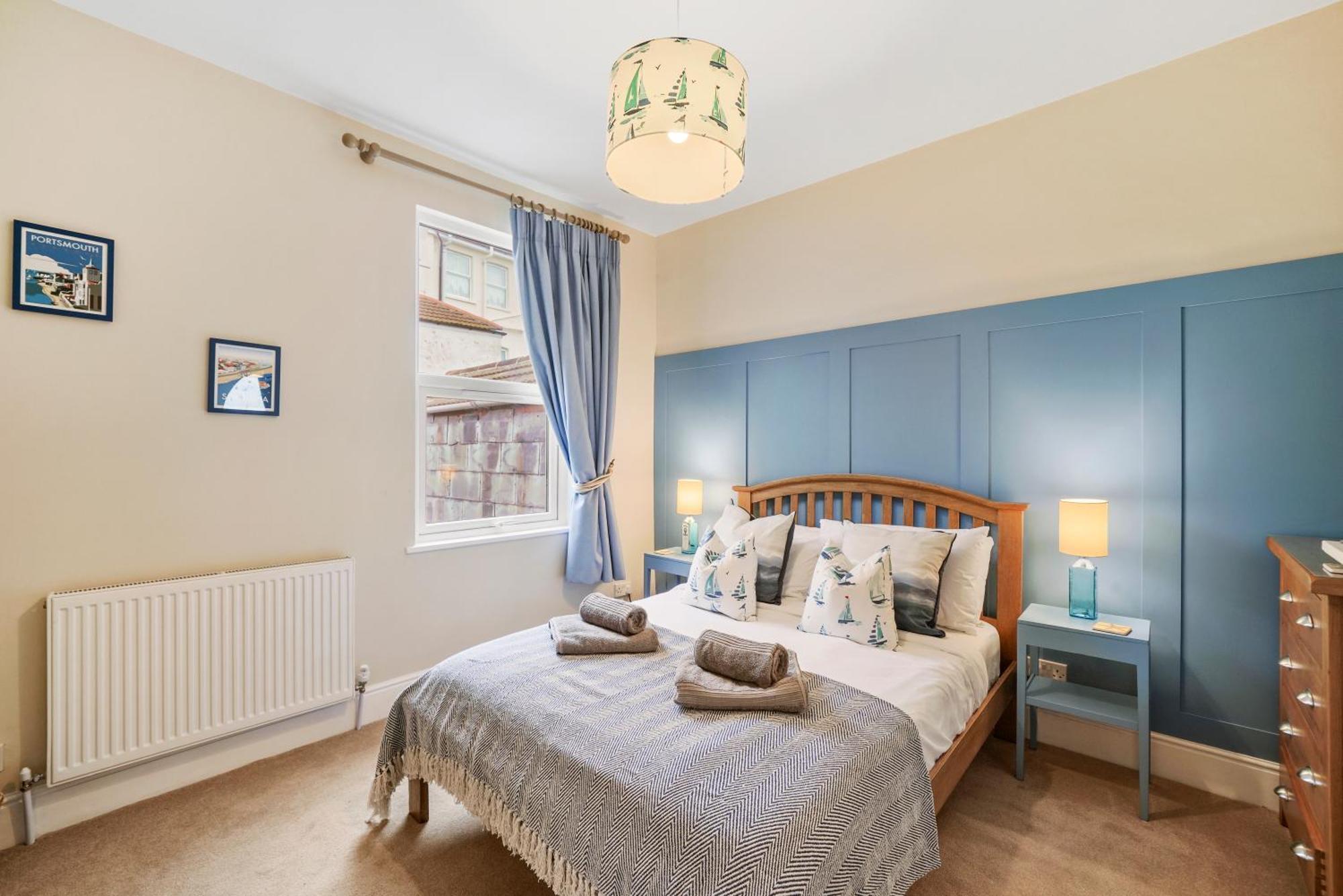 Blue Puffin Stays: Spacious 3-bed Townhouse With Free Parking Holiday home *