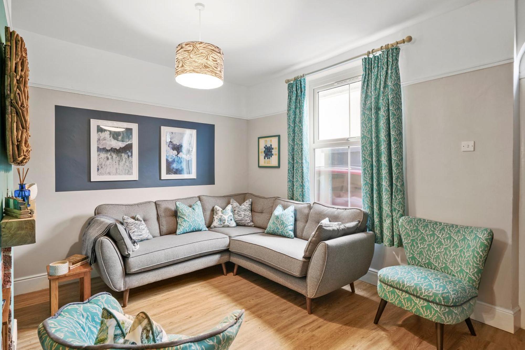 Blue Puffin Stays: Spacious 3-bed Townhouse With Free Parking Holiday home *