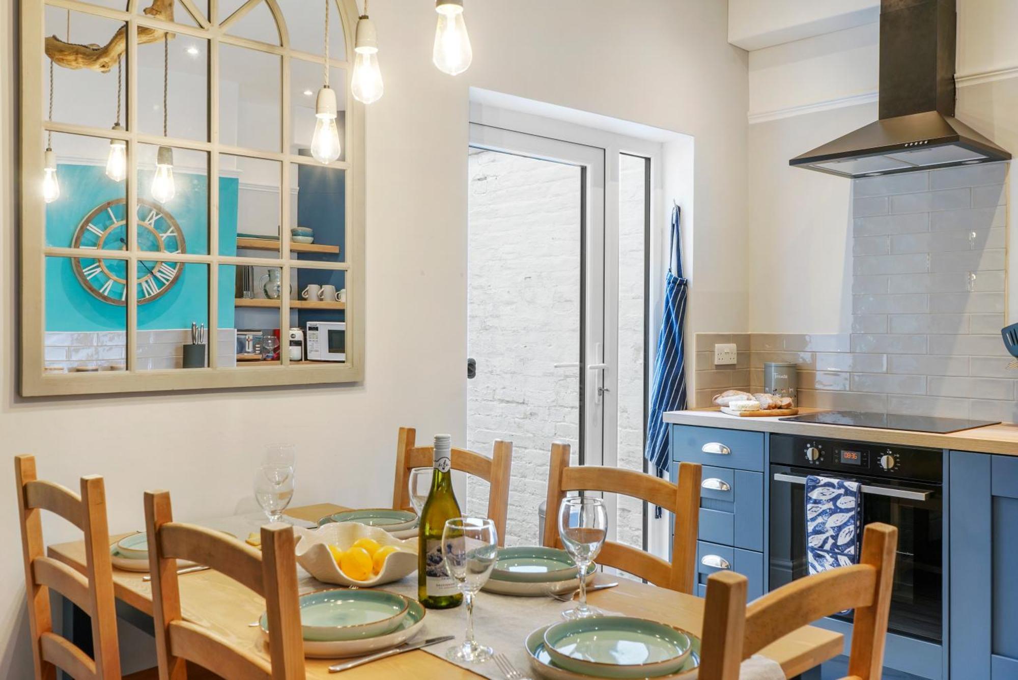 Blue Puffin Stays: Spacious 3-bed Townhouse With Free Parking Portsmouth