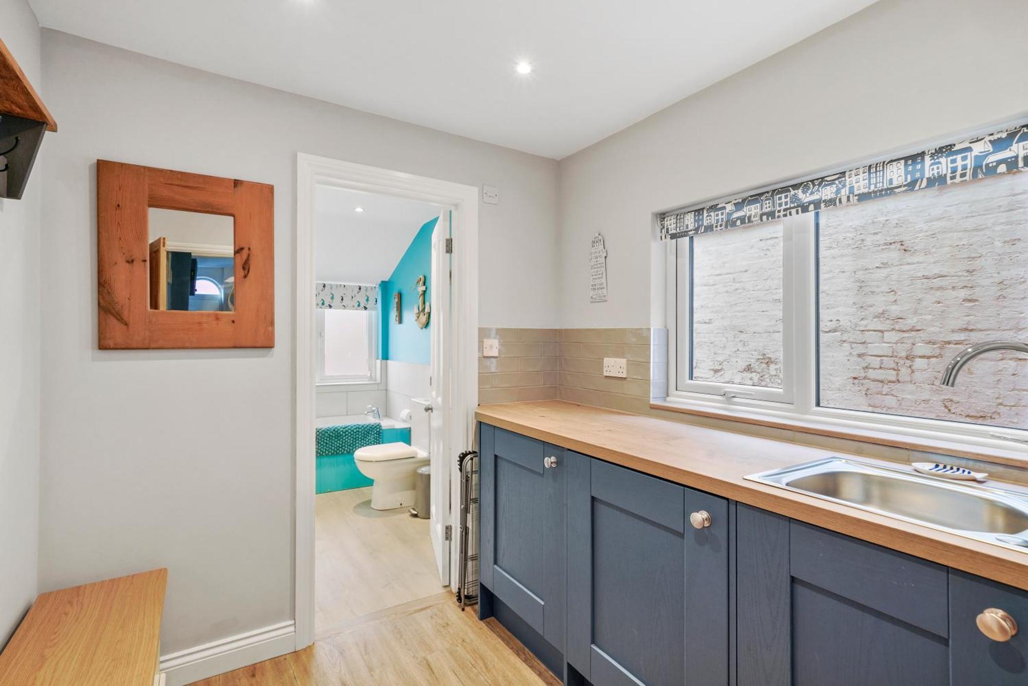 Blue Puffin Stays: Spacious 3-bed Townhouse With Free Parking *
