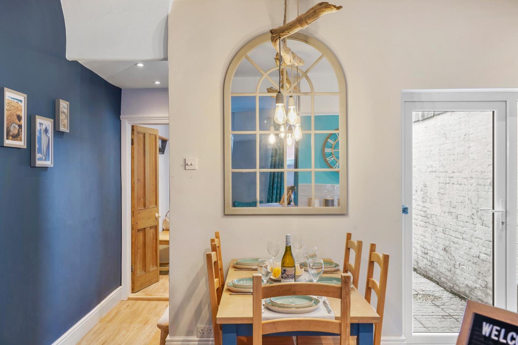 Holiday home Blue Puffin Stays: Spacious 3-bed Townhouse With Free Parking