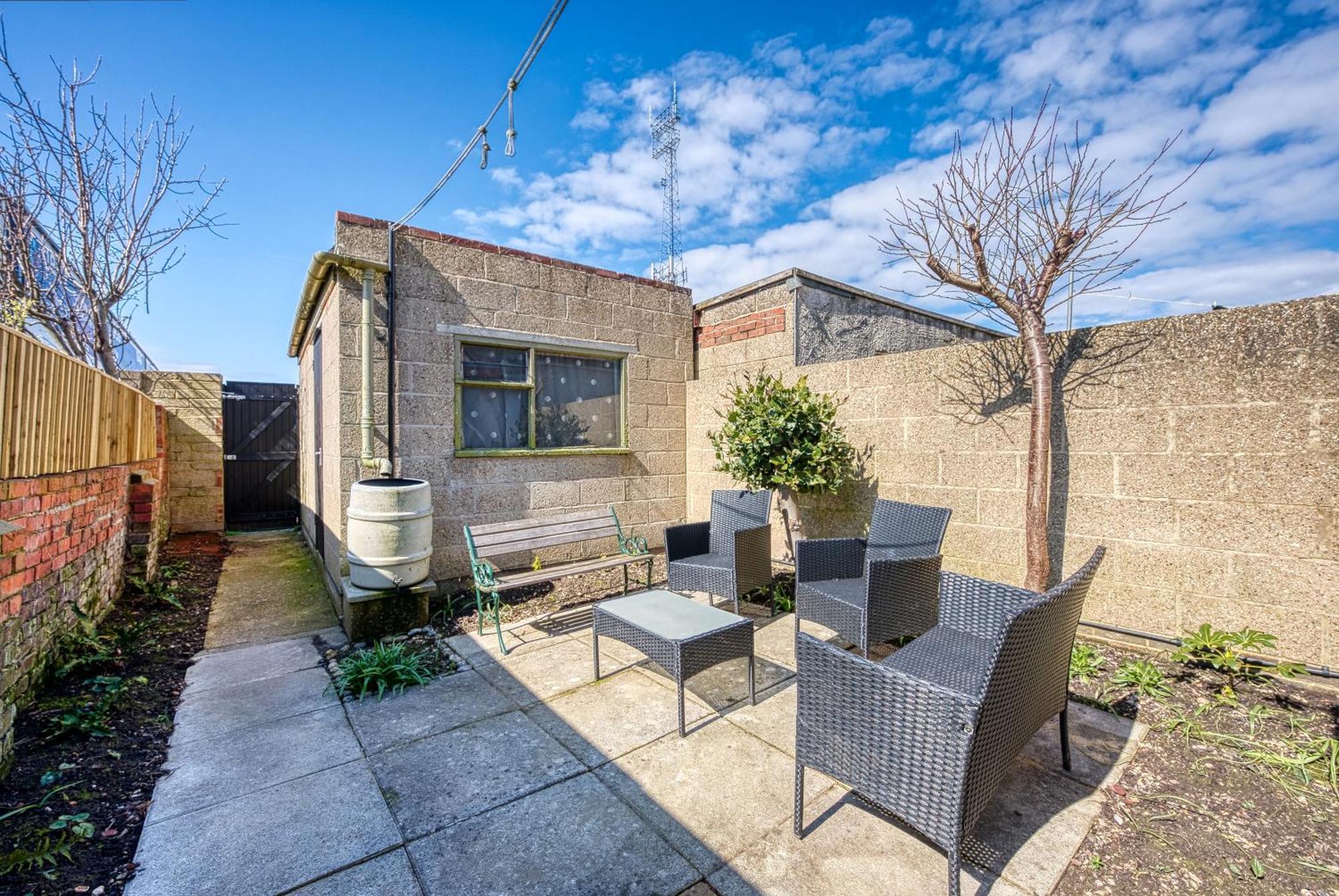 Holiday home Easter Special Offer!! Modern, Stunning & Stylish 2-br Contractor House, Prime Location With Free Parking Permit - By Blue Puffin