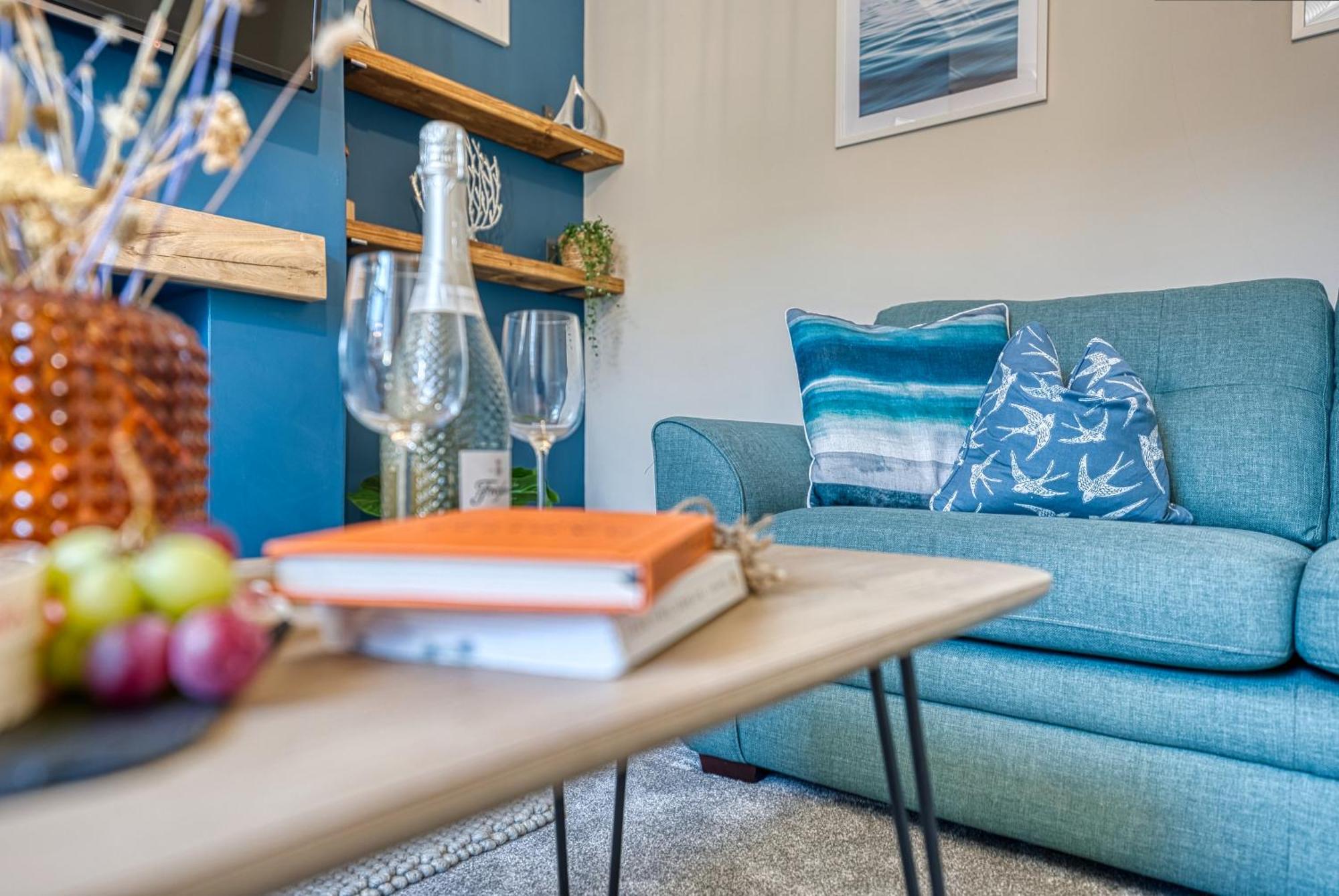 Holiday home Easter Special Offer!! Modern, Stunning & Stylish 2-br Contractor House, Prime Location With Free Parking Permit - By Blue Puffin Portsmouth