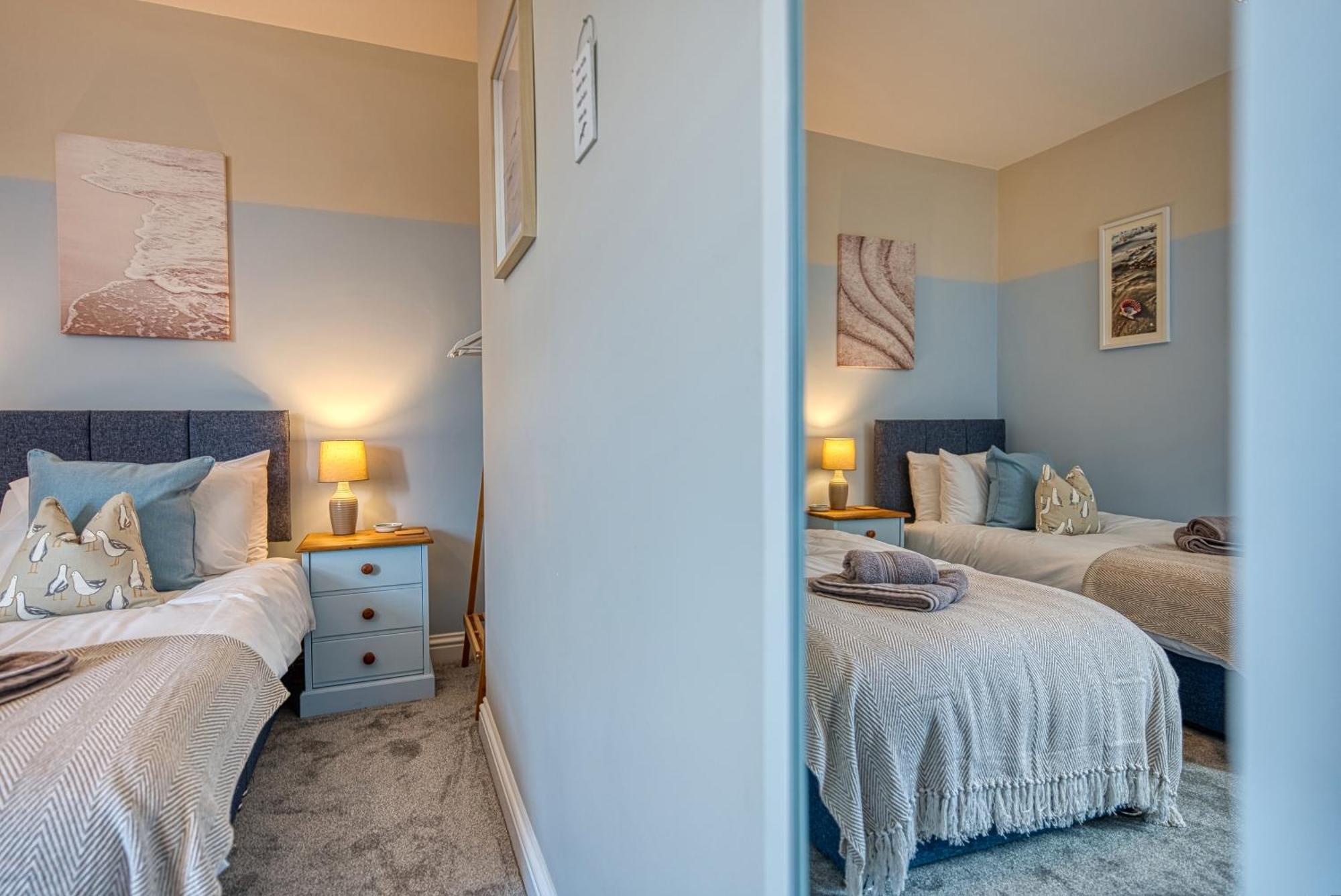 Holiday home Easter Special Offer!! Modern, Stunning & Stylish 2-br Contractor House, Prime Location With Free Parking Permit - By Blue Puffin Portsmouth