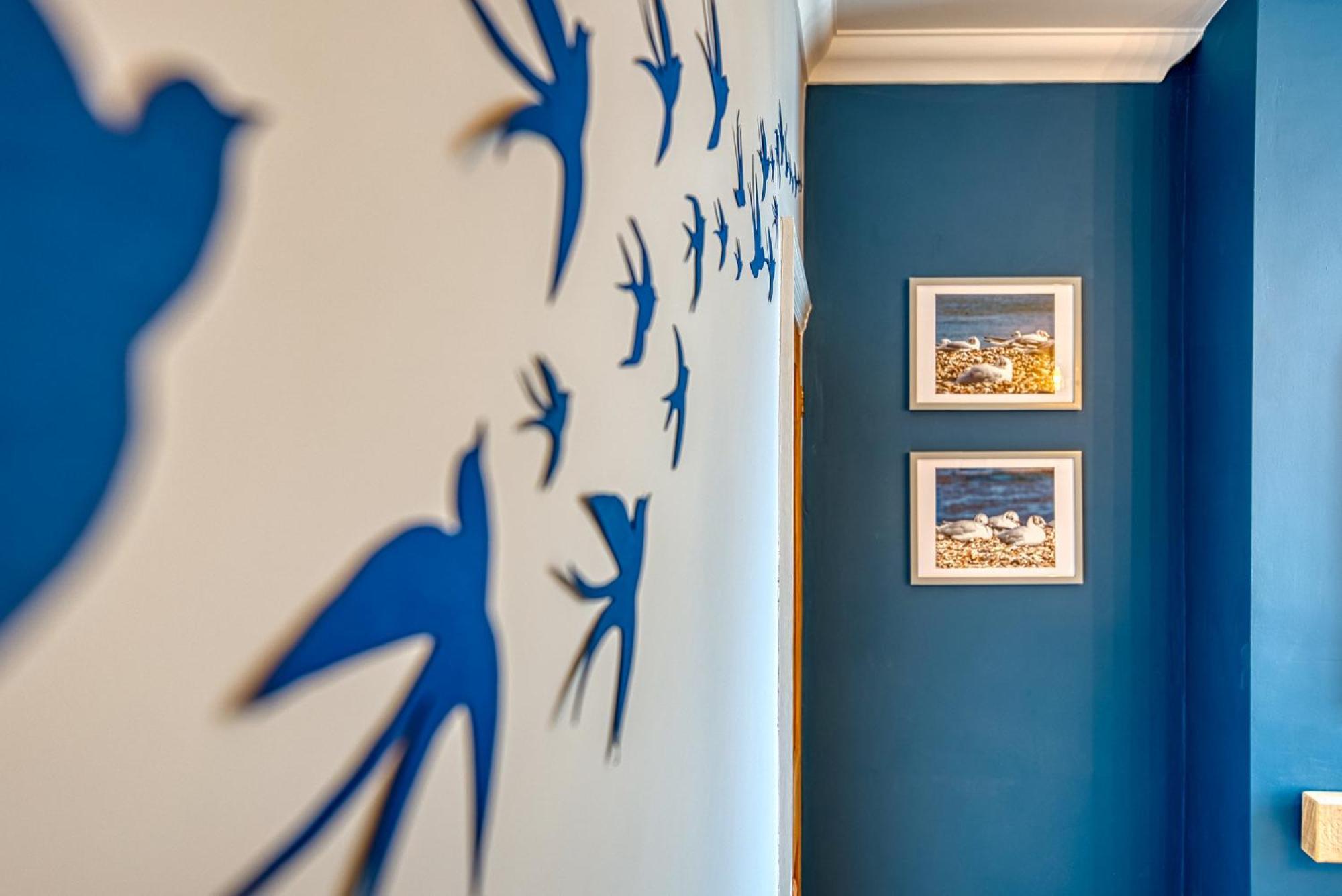 Holiday home Easter Special Offer!! Modern, Stunning & Stylish 2-br Contractor House, Prime Location With Free Parking Permit - By Blue Puffin