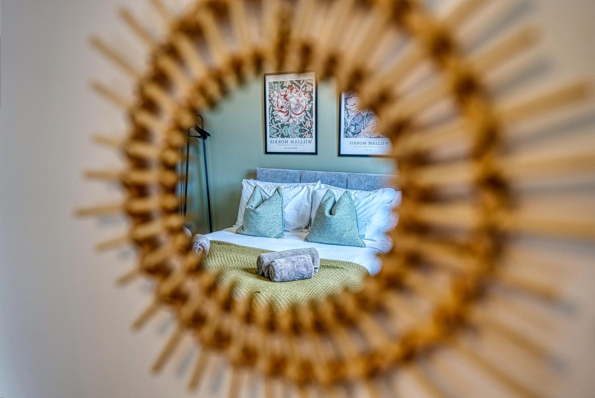Blue Puffin Manor: Modern 4-bed Pet-friendly House In Holiday home