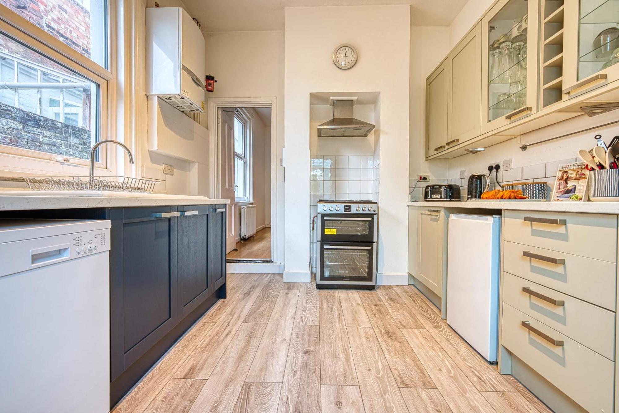 Blue Puffin Manor: Modern 4-bed Pet-friendly House In
