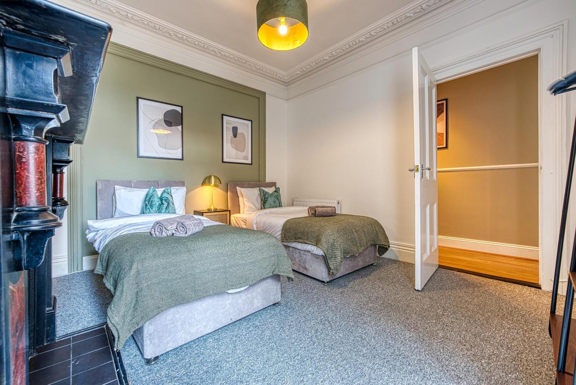 Blue Puffin Manor: Modern 4-bed Pet-friendly House In Portsmouth