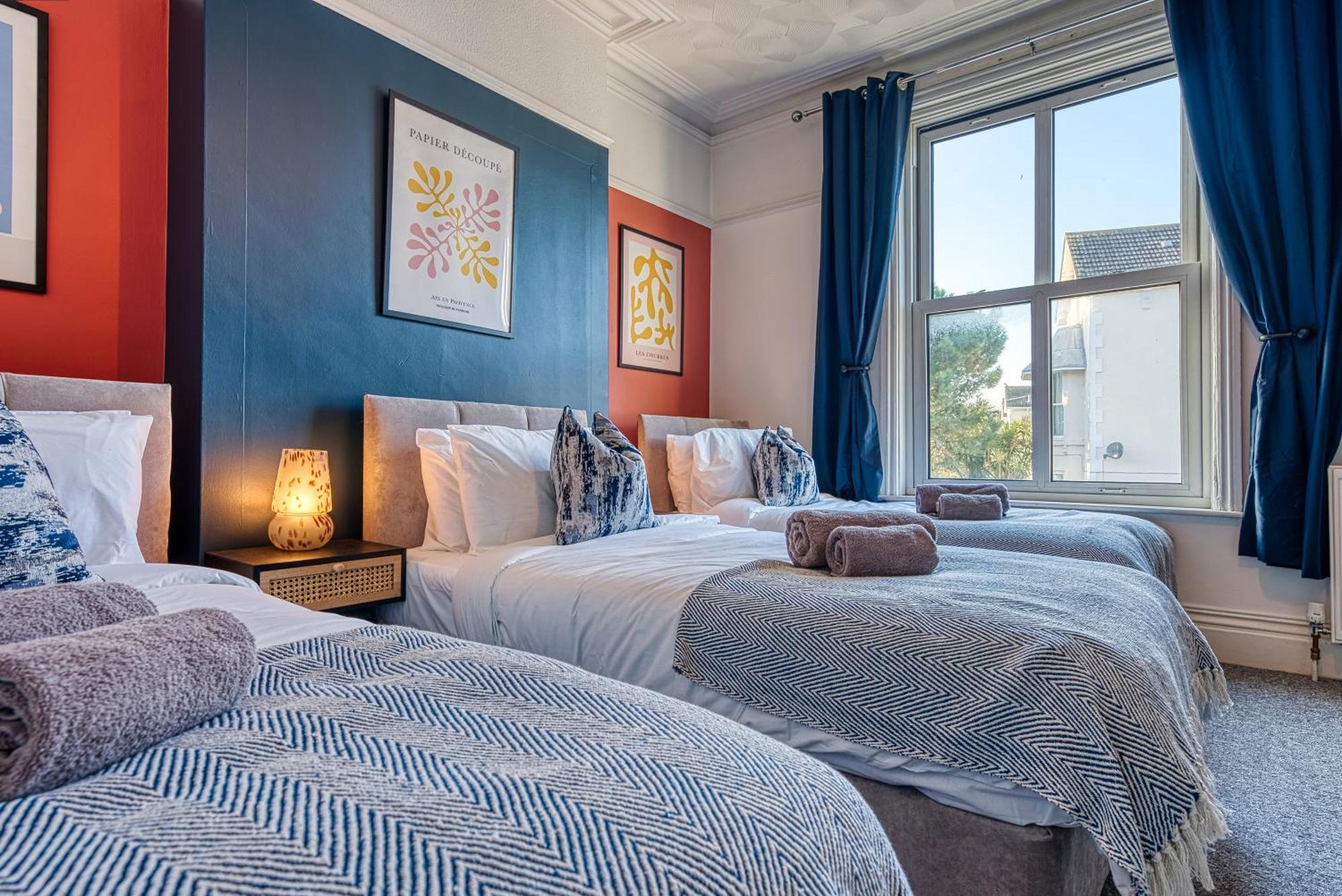 Holiday home Blue Puffin Manor: Modern 4-bed Pet-friendly House In *