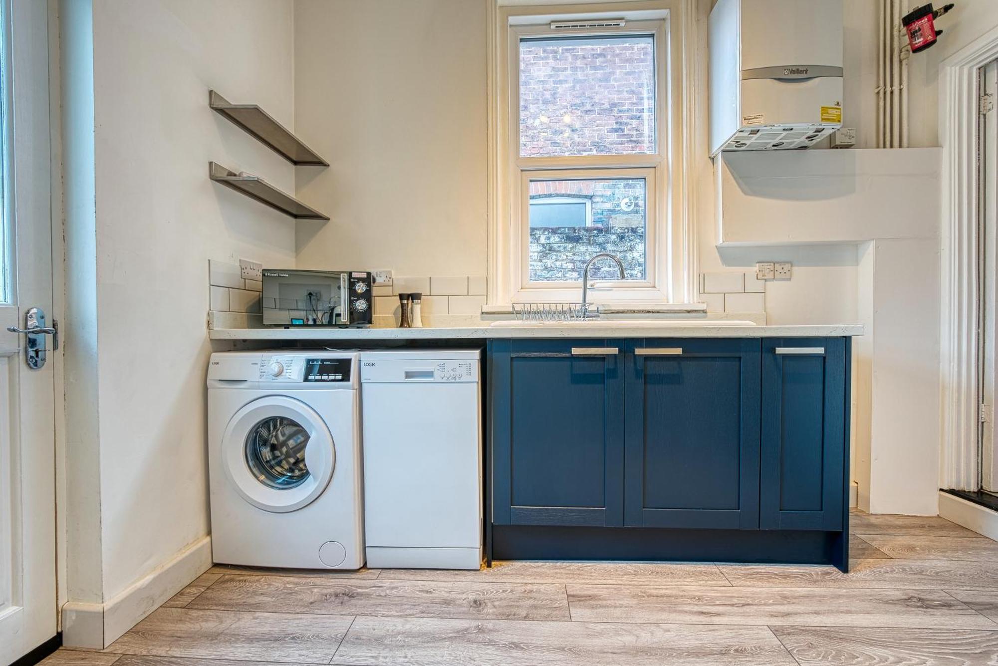 Blue Puffin Manor: Modern 4-bed Pet-friendly House In Holiday home *