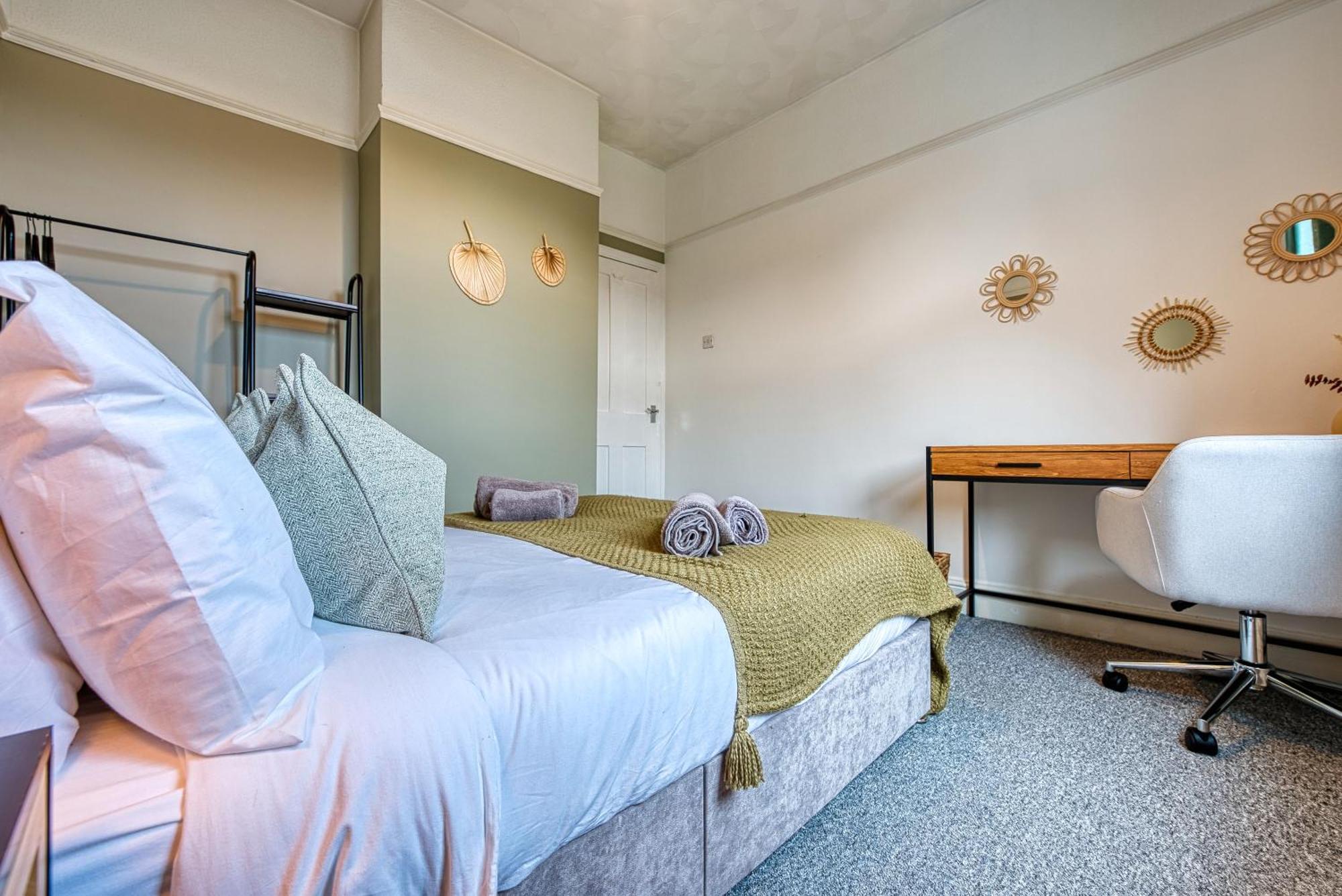 Blue Puffin Manor: Modern 4-bed Pet-friendly House In * Portsmouth