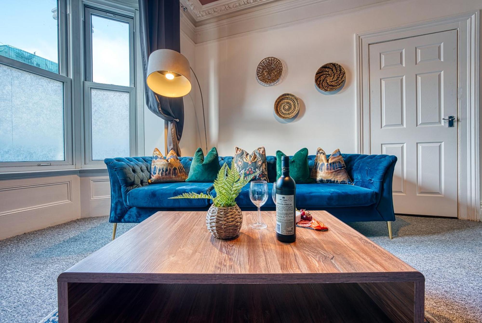 Blue Puffin Manor: Modern 4-bed Pet-friendly House In Holiday home *