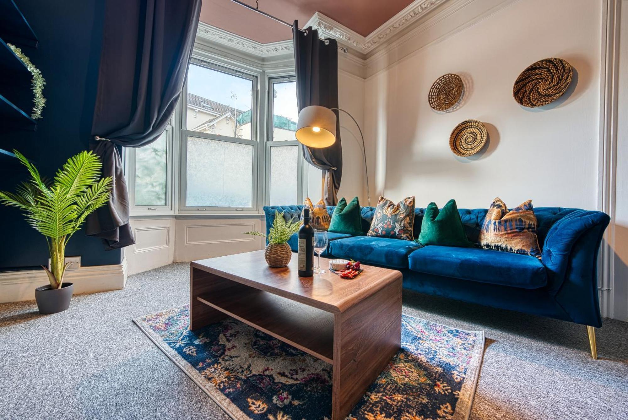 Blue Puffin Manor: Modern 4-bed Pet-friendly House In Holiday home Portsmouth