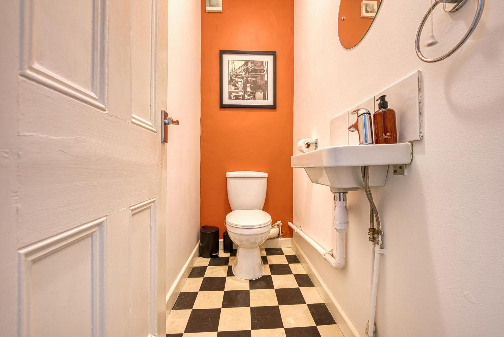 Blue Puffin Manor: Modern 4-bed Pet-friendly House In *