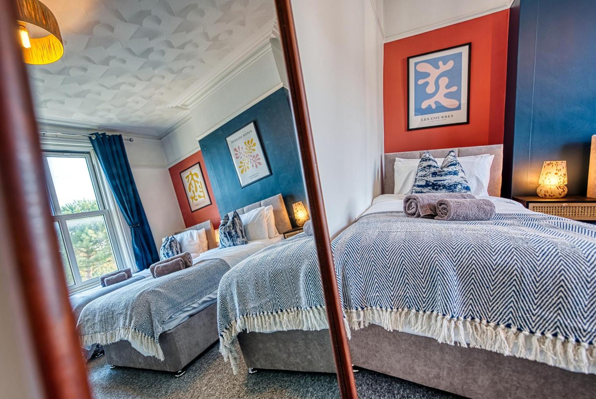 Blue Puffin Manor: Modern 4-bed Pet-friendly House In