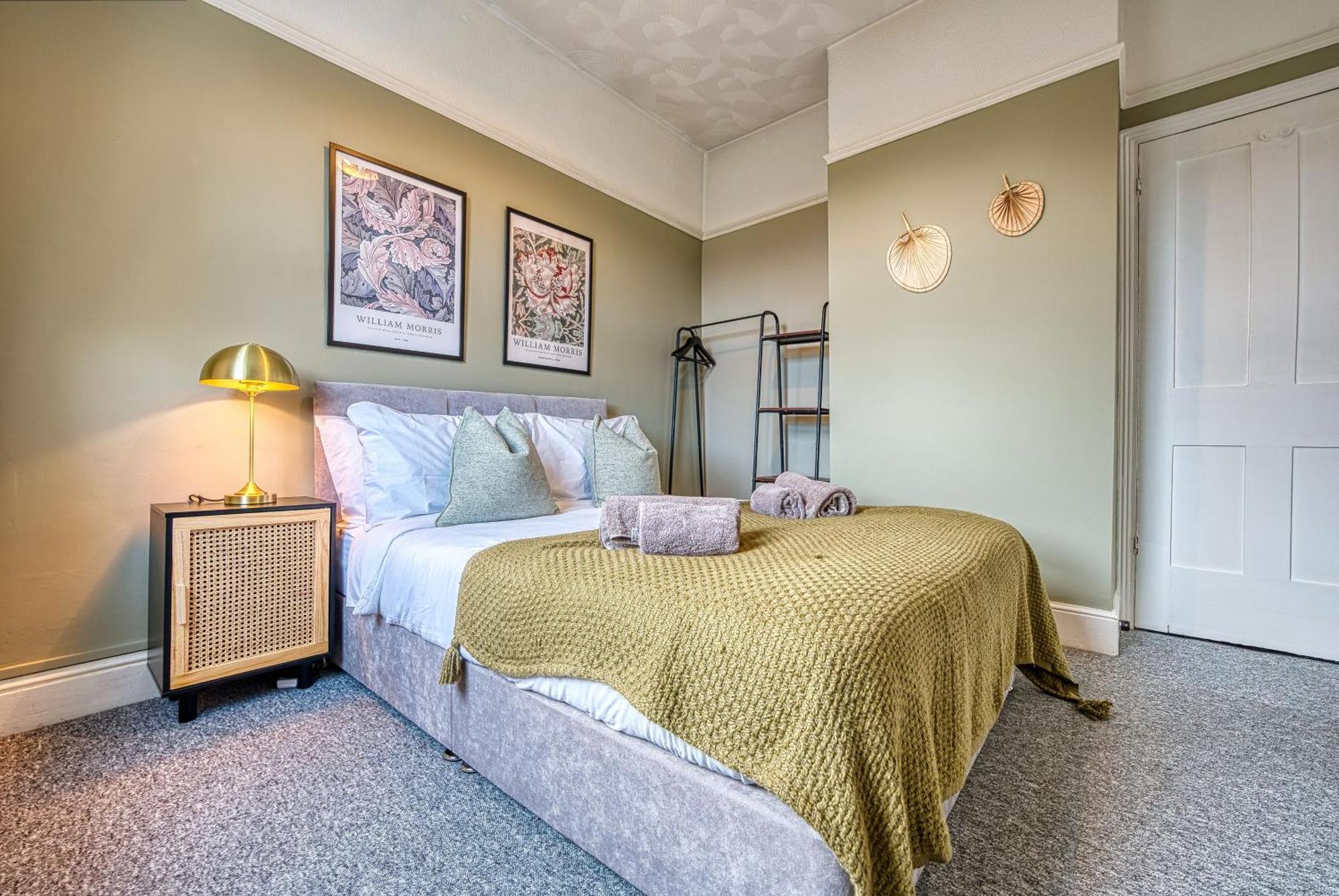 Blue Puffin Manor: Modern 4-bed Pet-friendly House In Holiday home