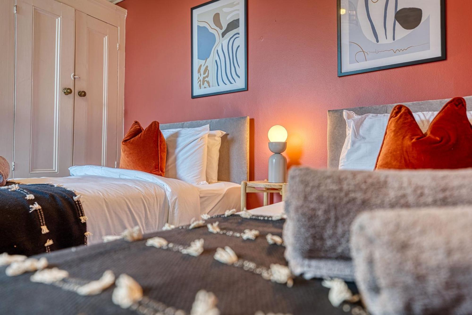 Blue Puffin Manor: Modern 4-bed Pet-friendly House In Holiday home *