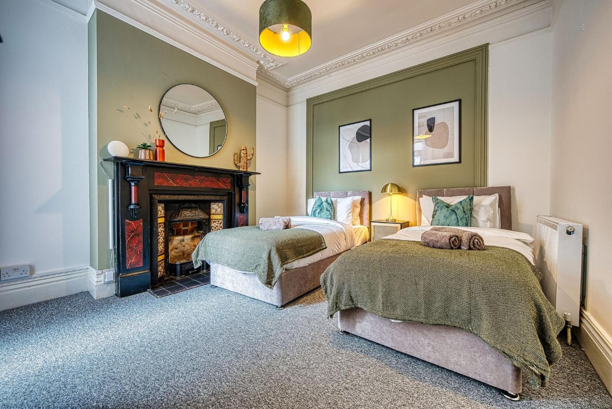Blue Puffin Manor: Modern 4-bed Pet-friendly House In Holiday home