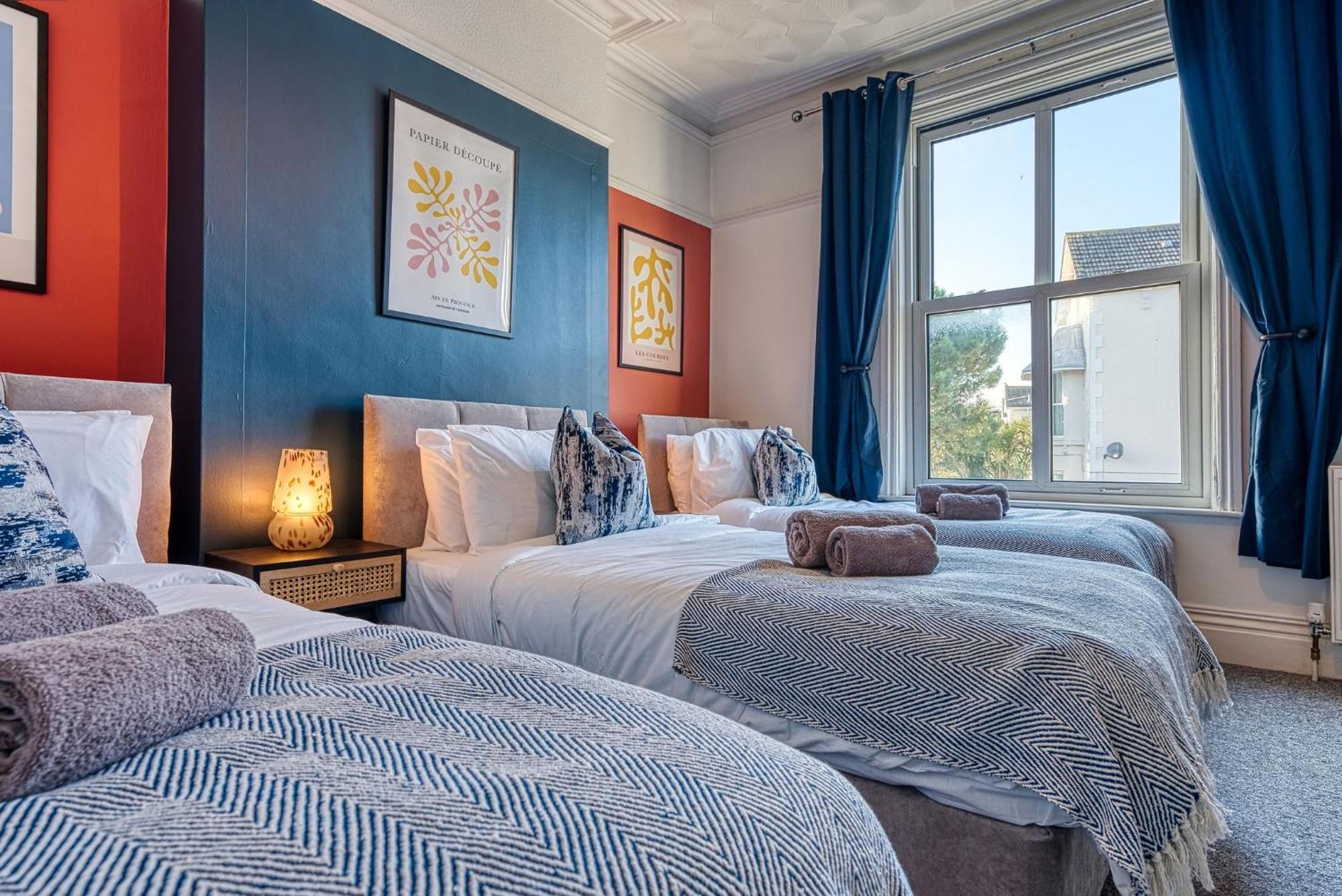 Blue Puffin Manor: Modern 4-bed Pet-friendly House In *