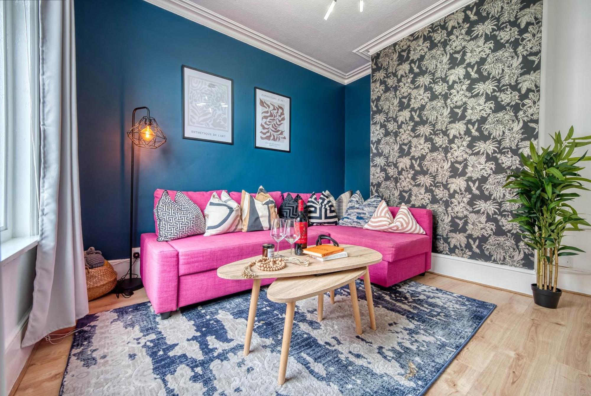 Stunning 3 Bed Chic Townhouse, Parking & Pet Friendly! Spacious - Sleeps 8 By Blue Puffin Portsmouth
