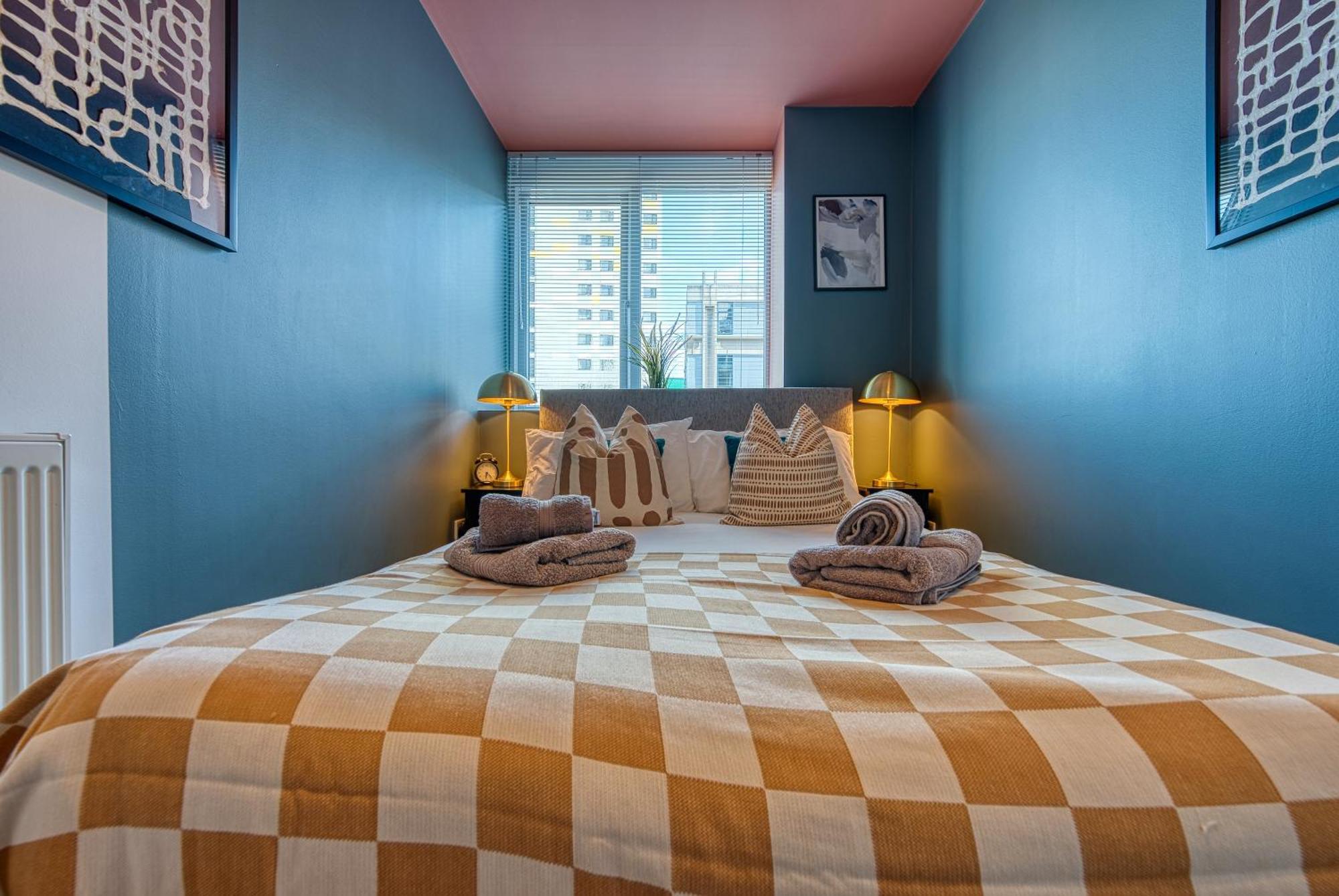 Apartment Blue Puffin Stays: Chic Near Gunwharf Quays &