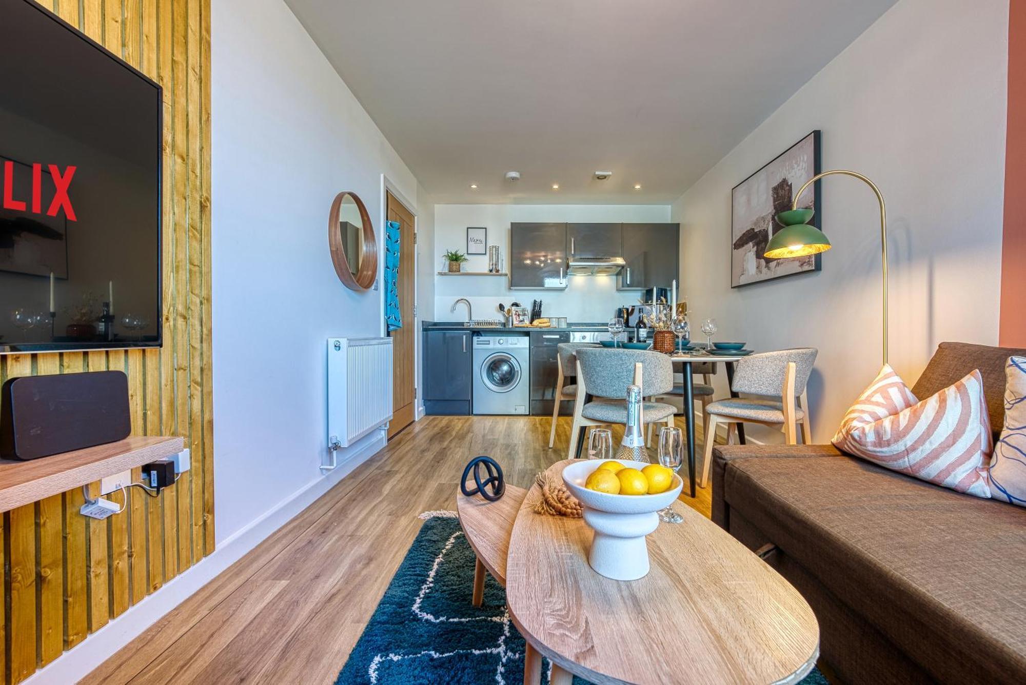 Apartment Blue Puffin Stays: Chic Near Gunwharf Quays &